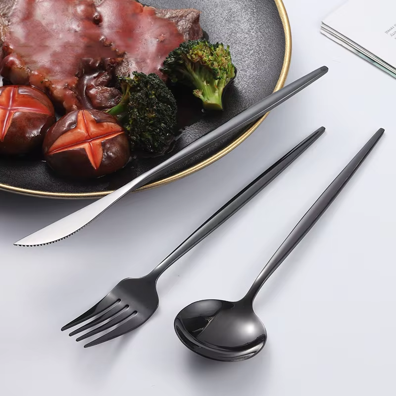 30-Piece Black Premium Food-Gr - Gold Plated Cutlery のレビューと価格