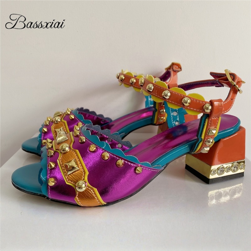 Luxury Rivet T-Strap Sandals W - Luxury Lifestyle Shoes のレビューと価格