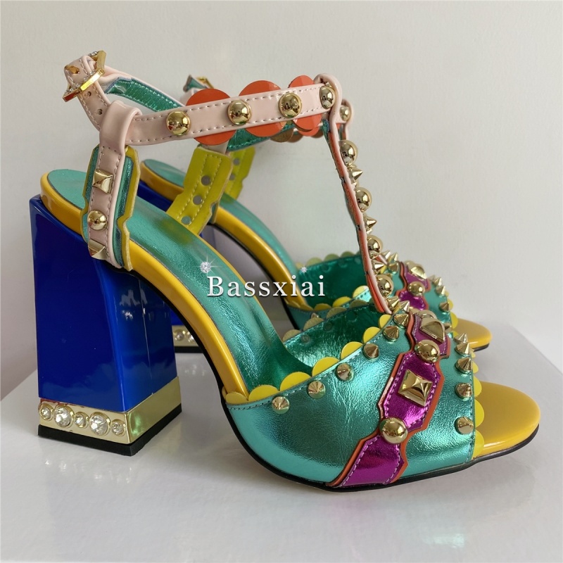 Luxury Rivet T-Strap Sandals W - Luxury Lifestyle Shoes のレビューと価格